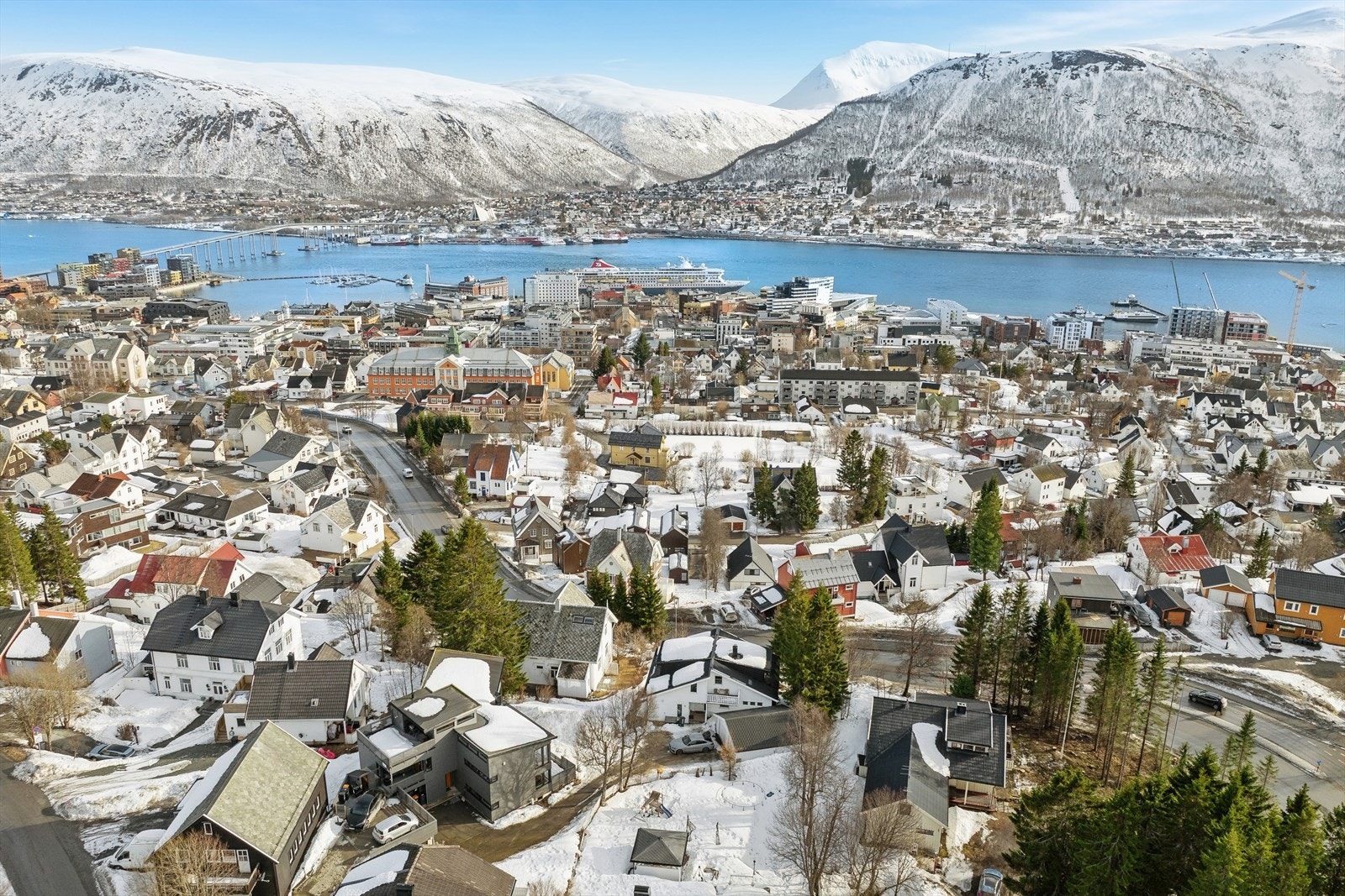 Kort gangavstand til Tromsø sentrum. Galleribilde