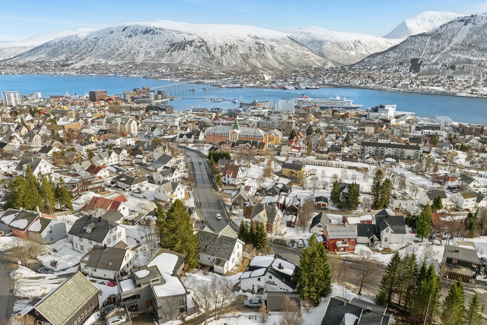 Et barnevennlig område med nærhet til skoler og barnehager. Galleribilde