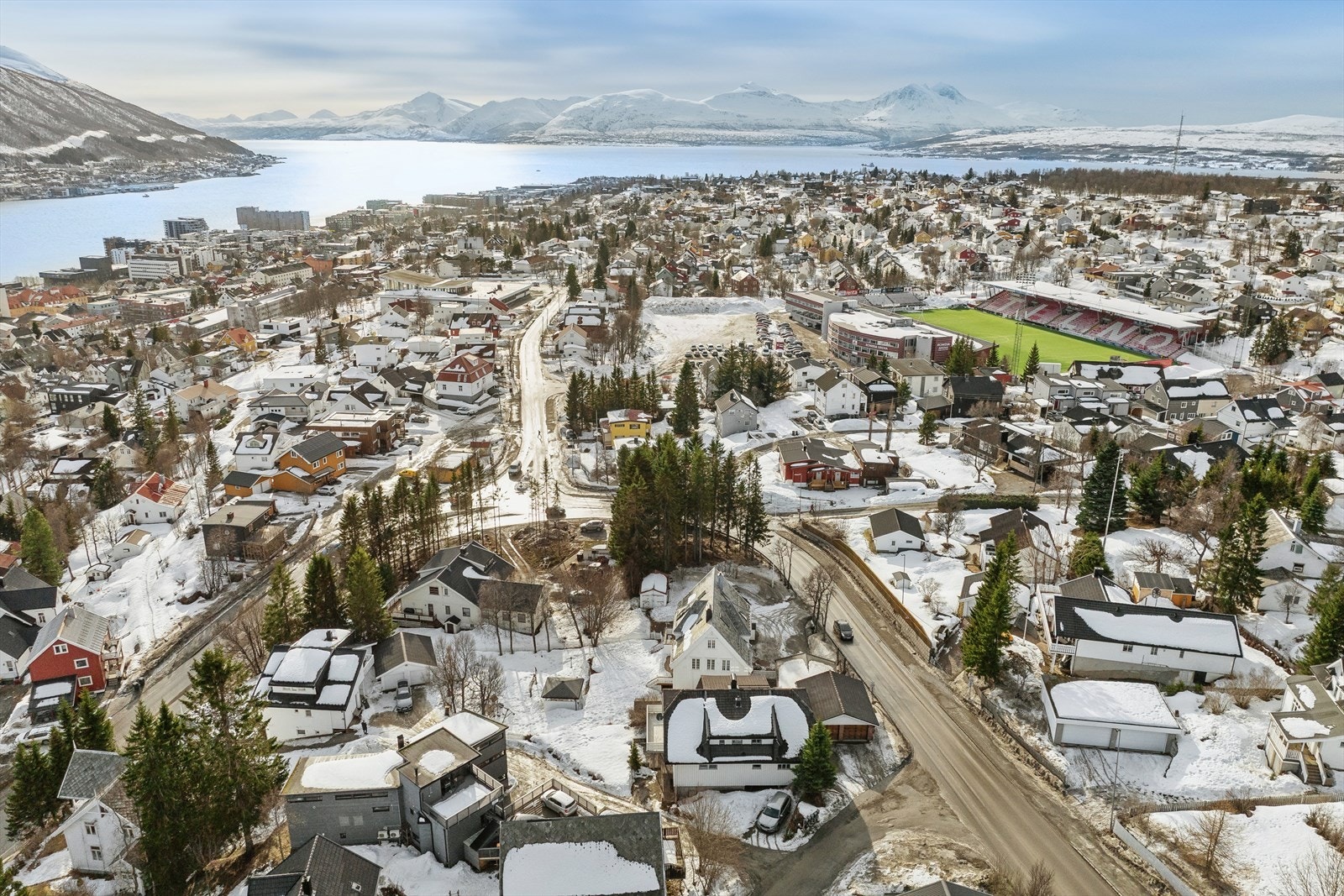 For den aktive er det kort vei til flotte rekreasjonsområder som Prestvannet og den populære lysløypa. Galleribilde