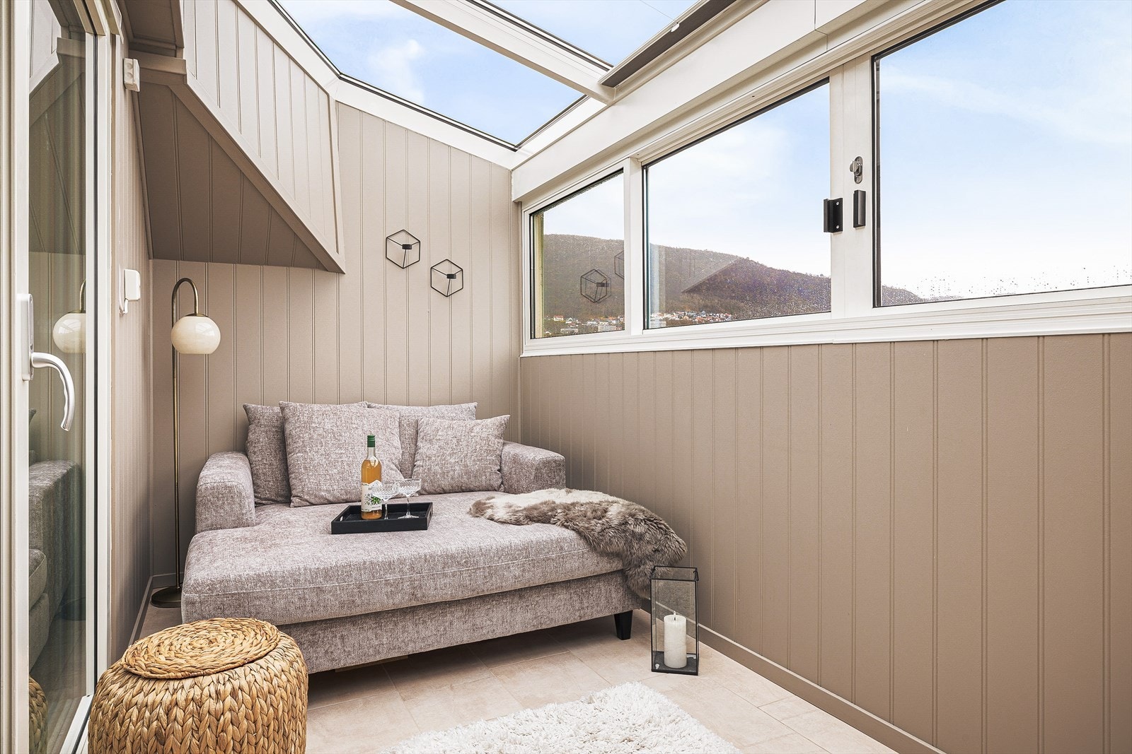 Altanen fungerer som en naturlig forlengelse av stue. Galleribilde