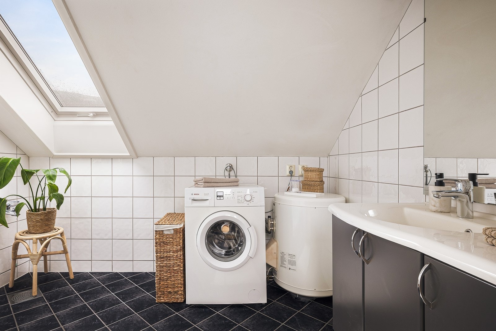 Det er opplegg for vaskemaskin. Galleribilde