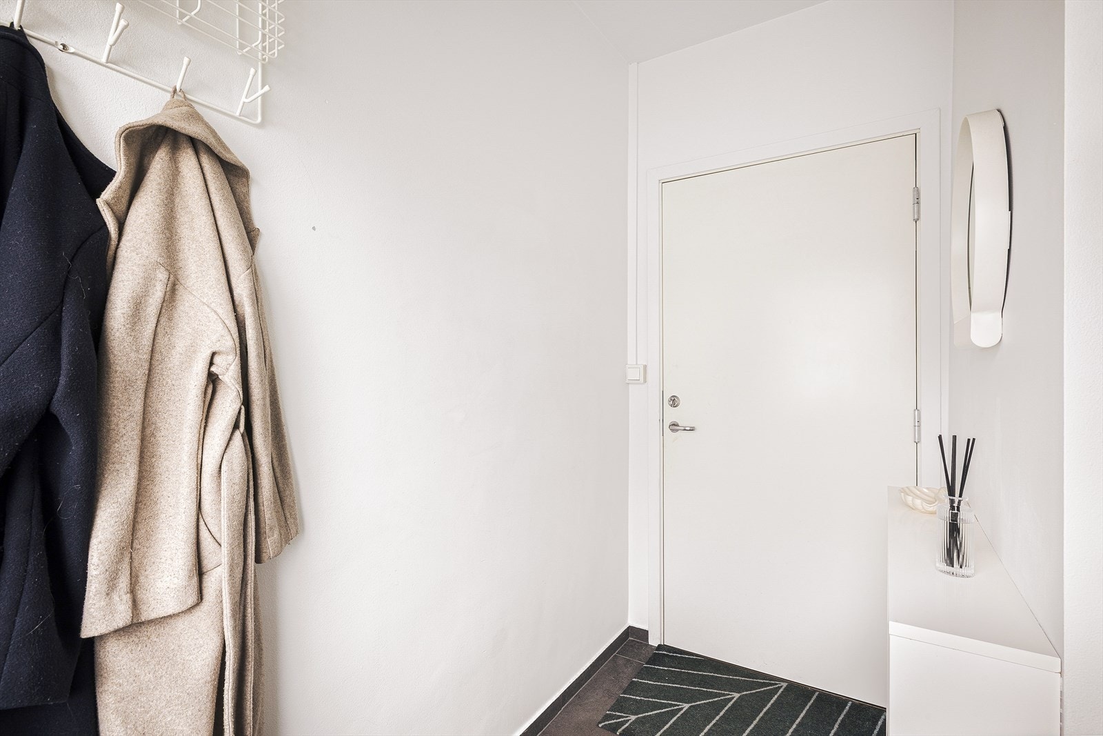 Velkommen inn i leilighetens entré! Galleribilde