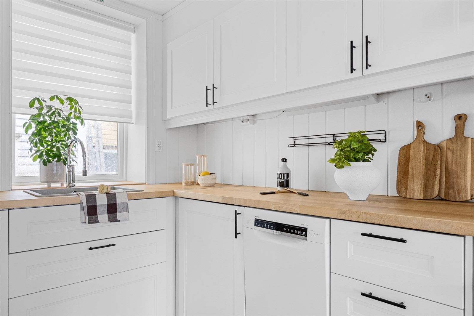 Kjøkkenet er fra 2021 og er levert av IKEA. Galleribilde