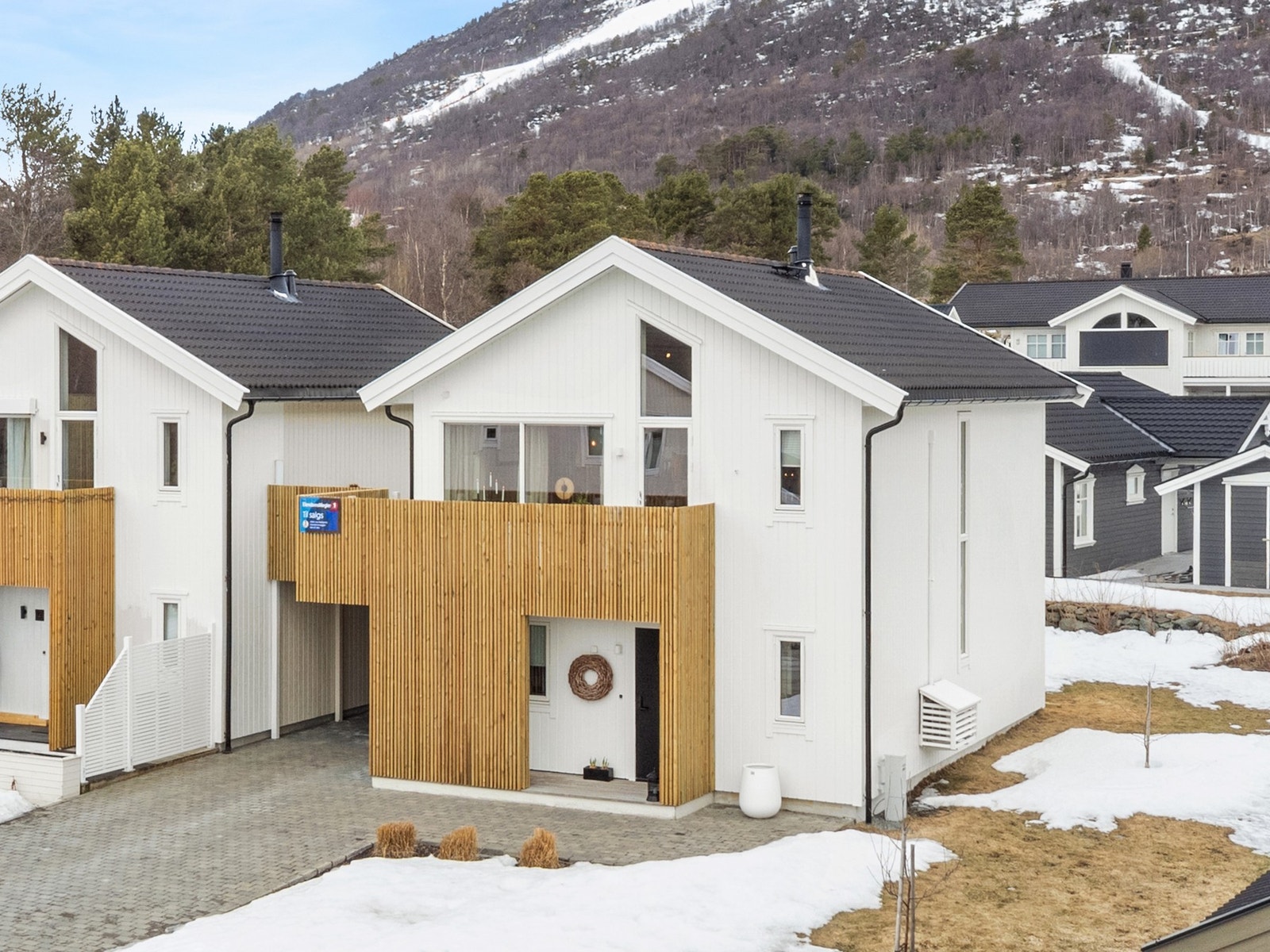 Eiendomsmegler 1 ved Albin Leo Bakkemo har gleden av og presentere P.K. Gorseths veg 23A. (Foto: Interiørfoto, Bente Eidsmo) Galleribilde