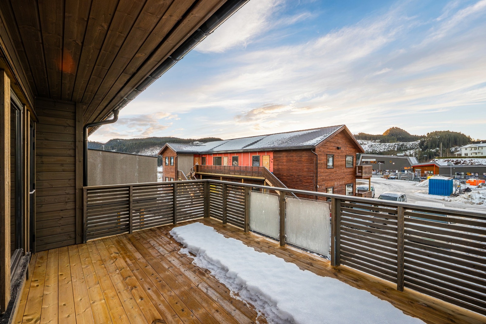 Her har man god plass til hagemøbler og grillen. Galleribilde