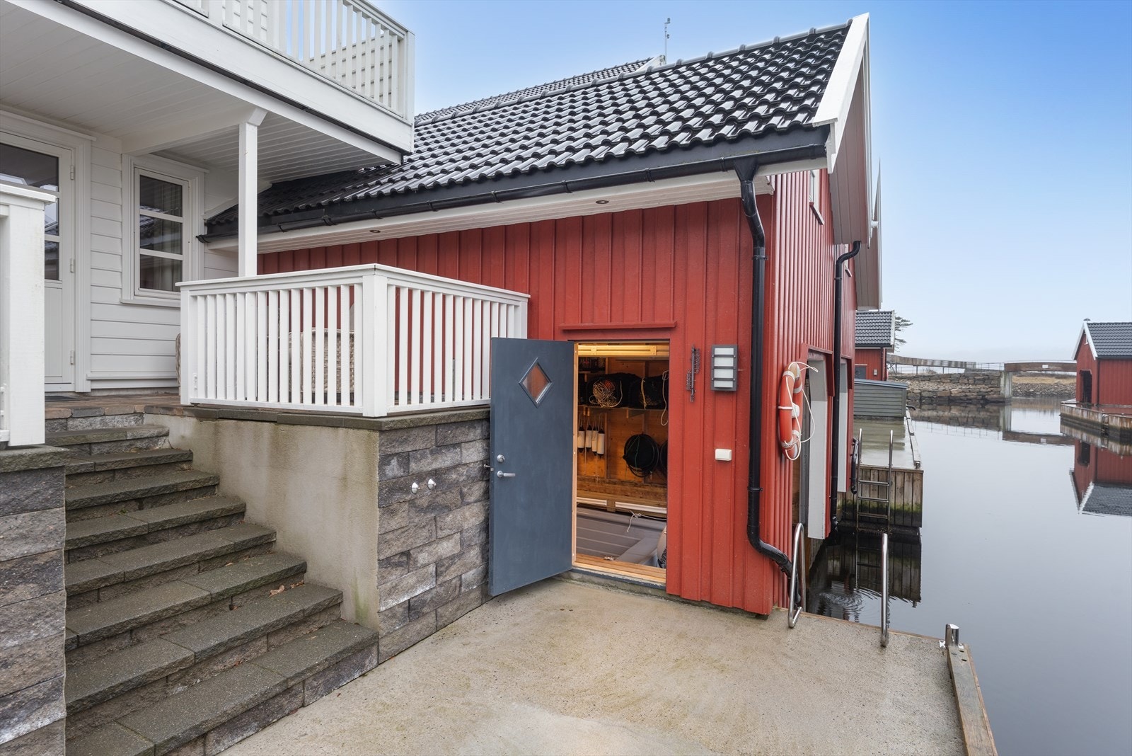 Tilhørende eget båthus Galleribilde