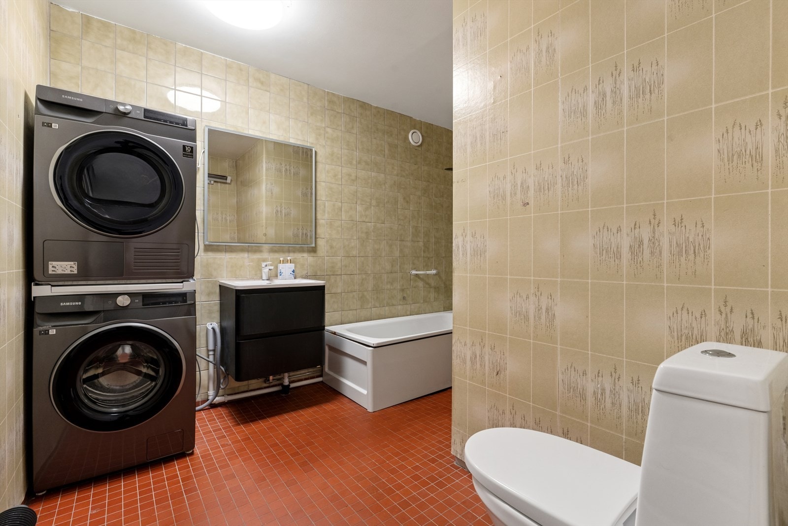 Badet er av eldre dato og må totalrenoveres for å tilfredsstille dagens krav. Galleribilde