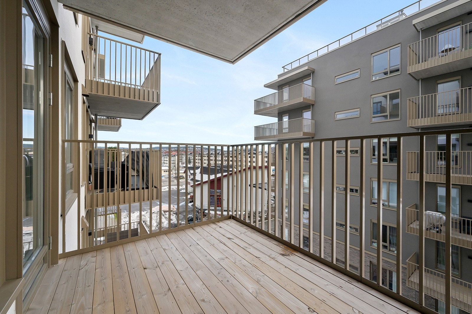 Balkong på ca. 7m² med adkomst fra stue. Galleribilde