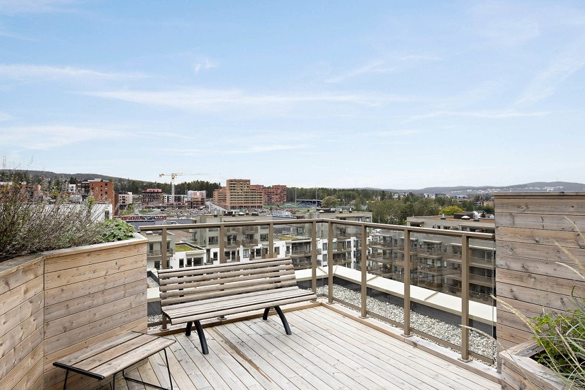 Borettslagets takterrasse med god utsikt over området. Galleribilde