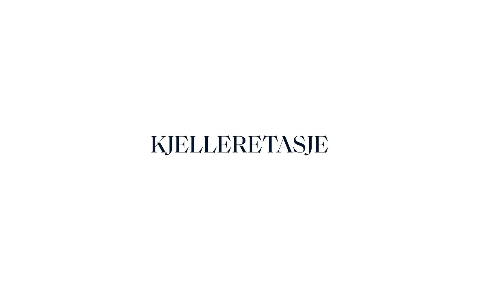 Underetasjen er hovedsakelig uinnredet, men enkelte rom er delvis innredet med utlektede vegger. Galleribilde