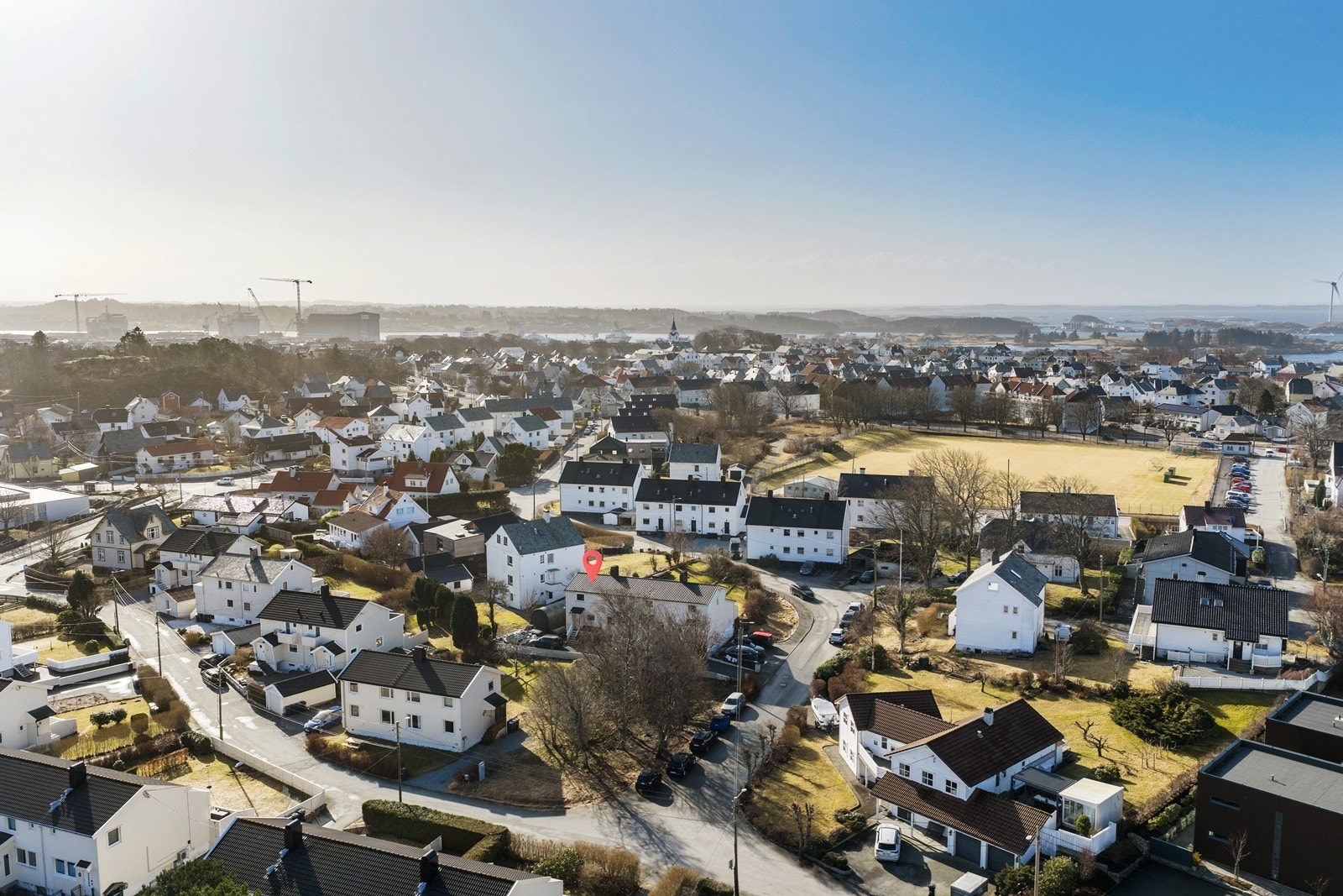 Leiligheten ligger sentralt i Haugesund med gangavstand til sentrum, idrettsanlegg og turområder Galleribilde