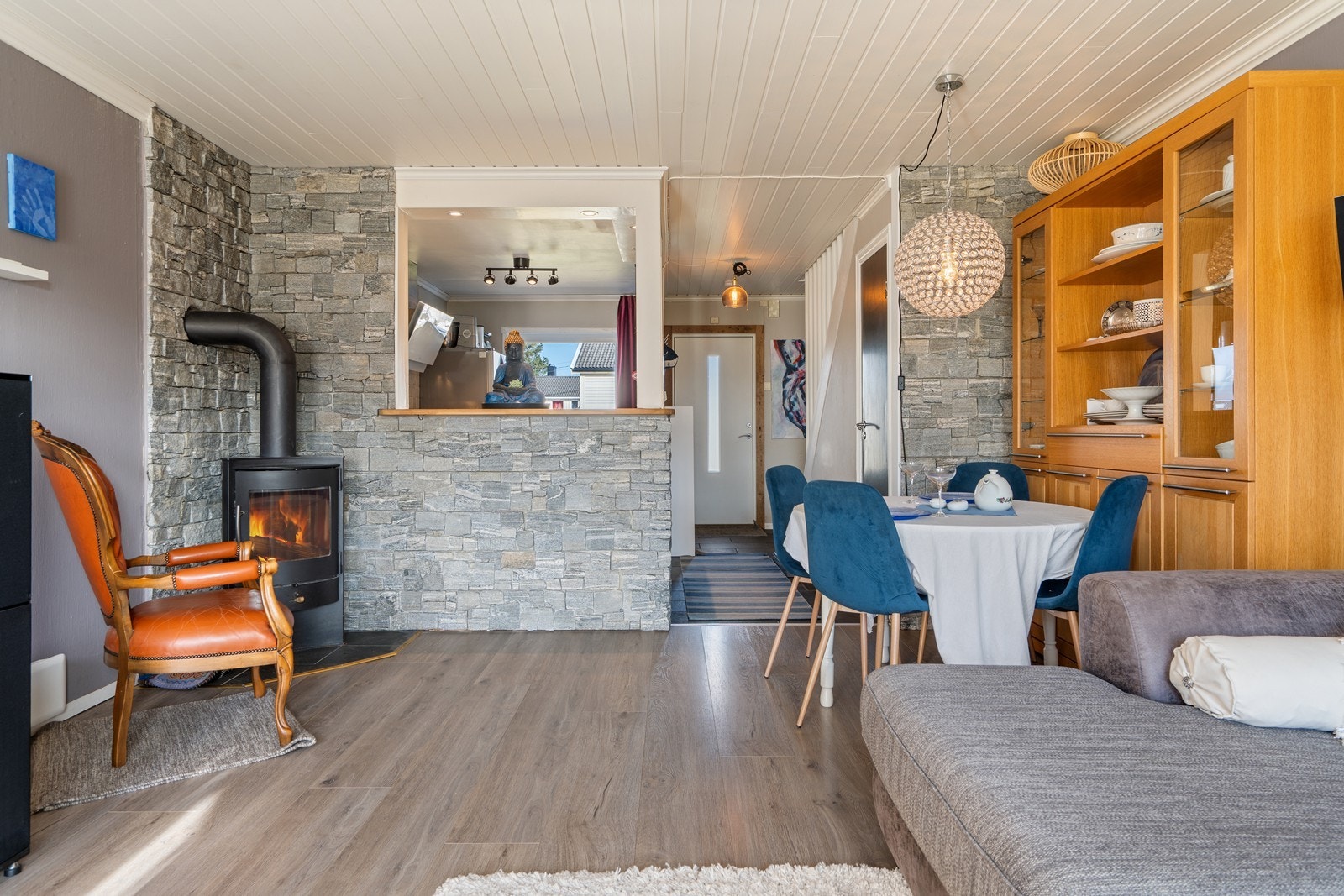 Delvis åpent mot kjøkken Galleribilde