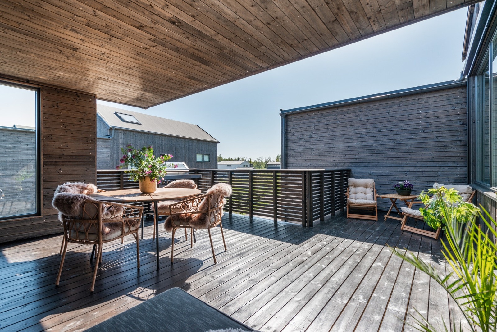 Her sitter man godt skjermet og har god plass til flere sittegrupper. Galleribilde