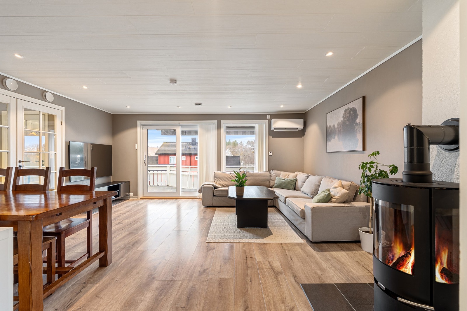 EiendomsMegler1 v/Kenneth Johansen har gleden av å presentere Sigurd Høidahls veg 4B! Foto: Krokstad & Nervik v/Jens Martin Nervik. Galleribilde