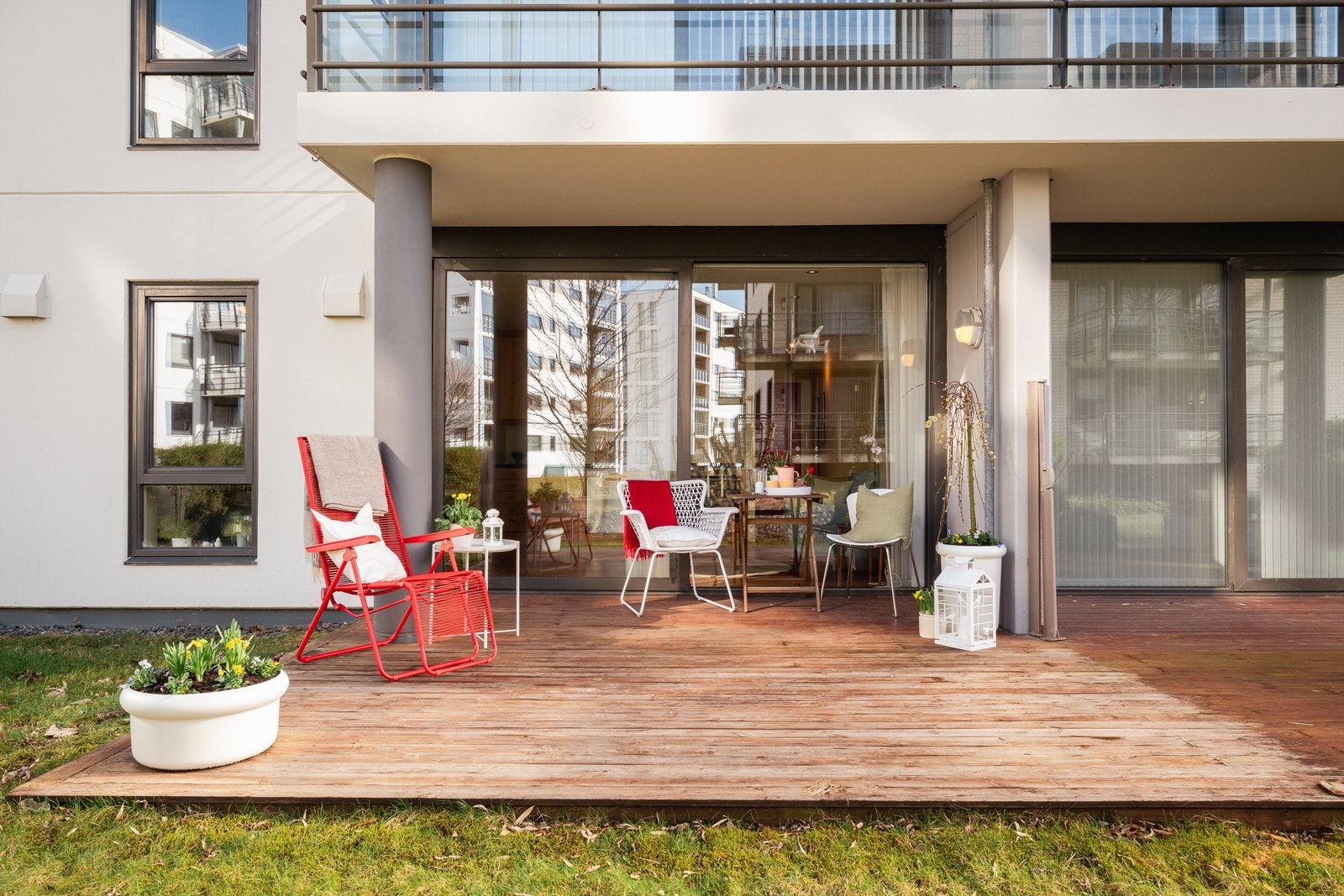 Fra leiligheten har du utgang til en romslig balkong hvor du kan nyte varme sommerdager. Galleribilde