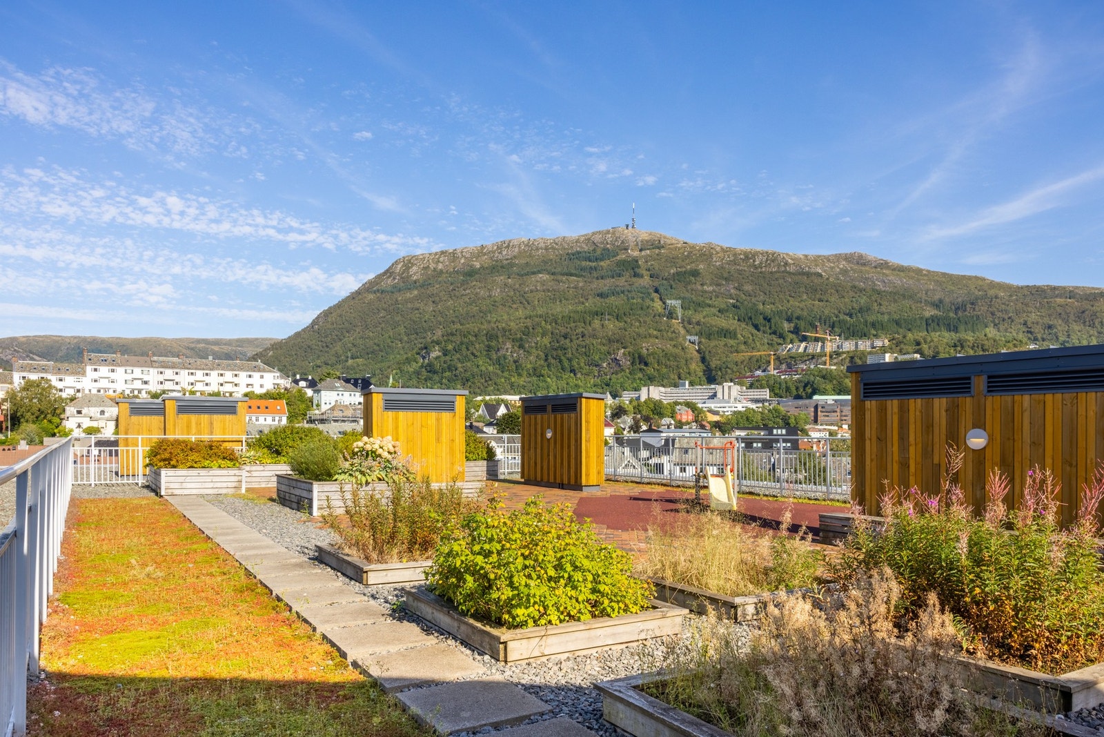 Det er totalt fire takterrasser i sameiet som beboerne kan benytte seg av. Galleribilde