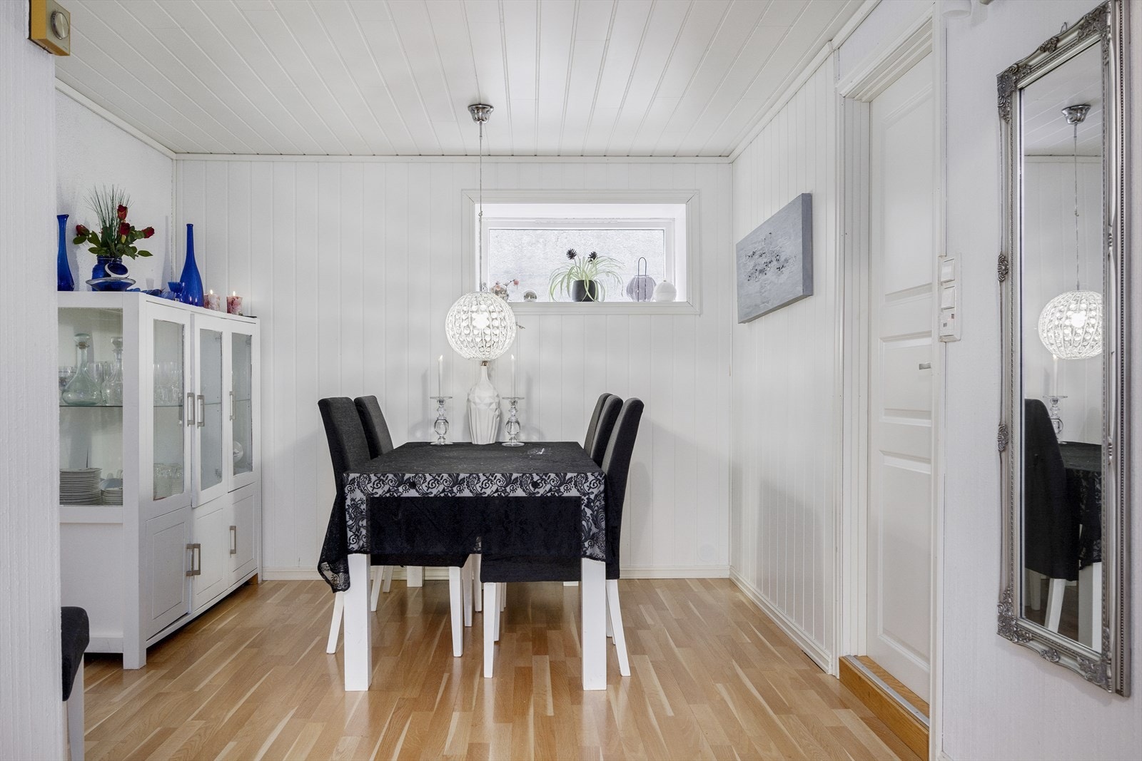 Spisestue leilighet Galleribilde