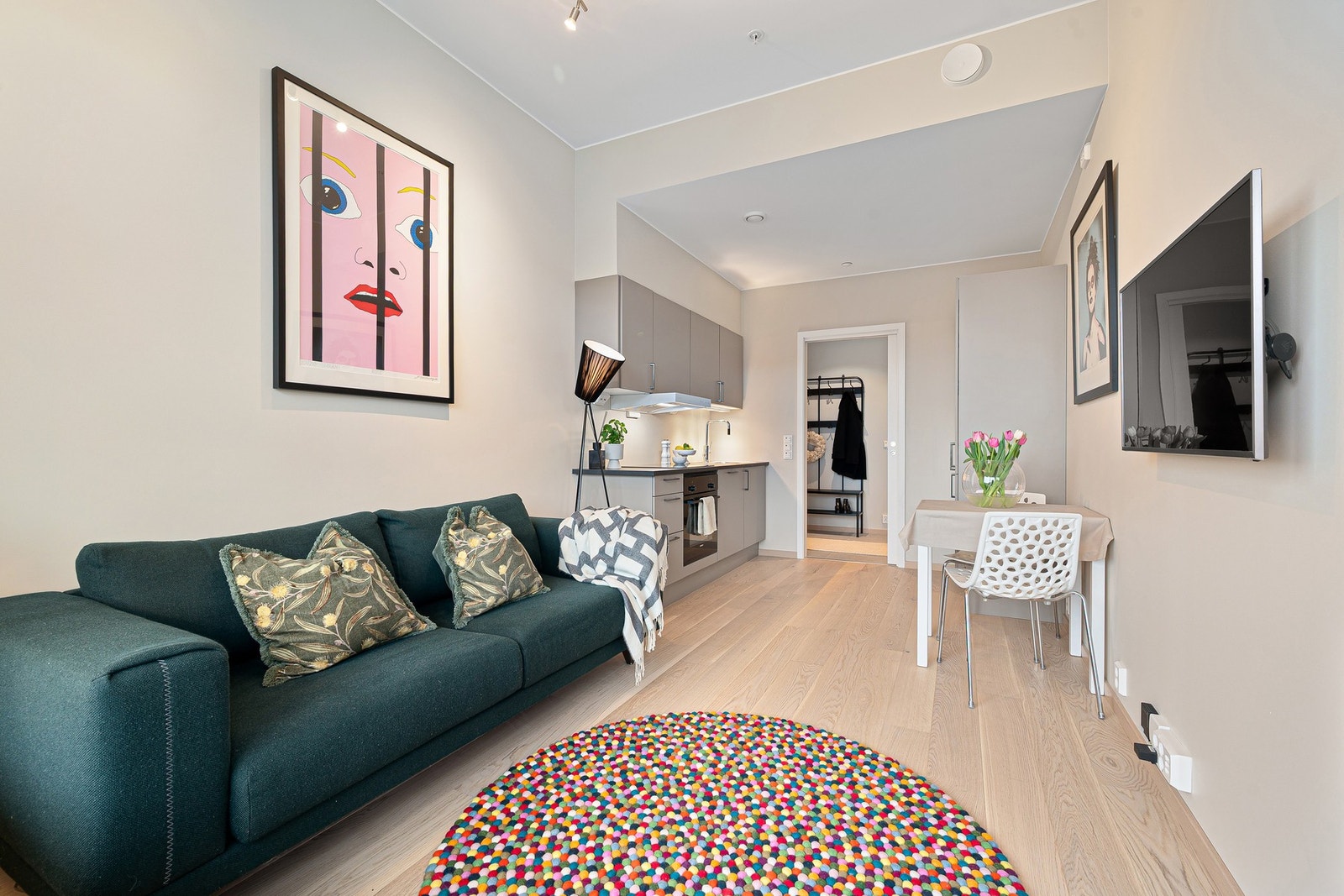 Med energiklasse B kvalifiserer boligen til grønt boliglån som gir ekstra gunstige betingelser. Dette er en leilighet som trenger lite vedlikehold og kan flyttes rett inn i. Galleribilde