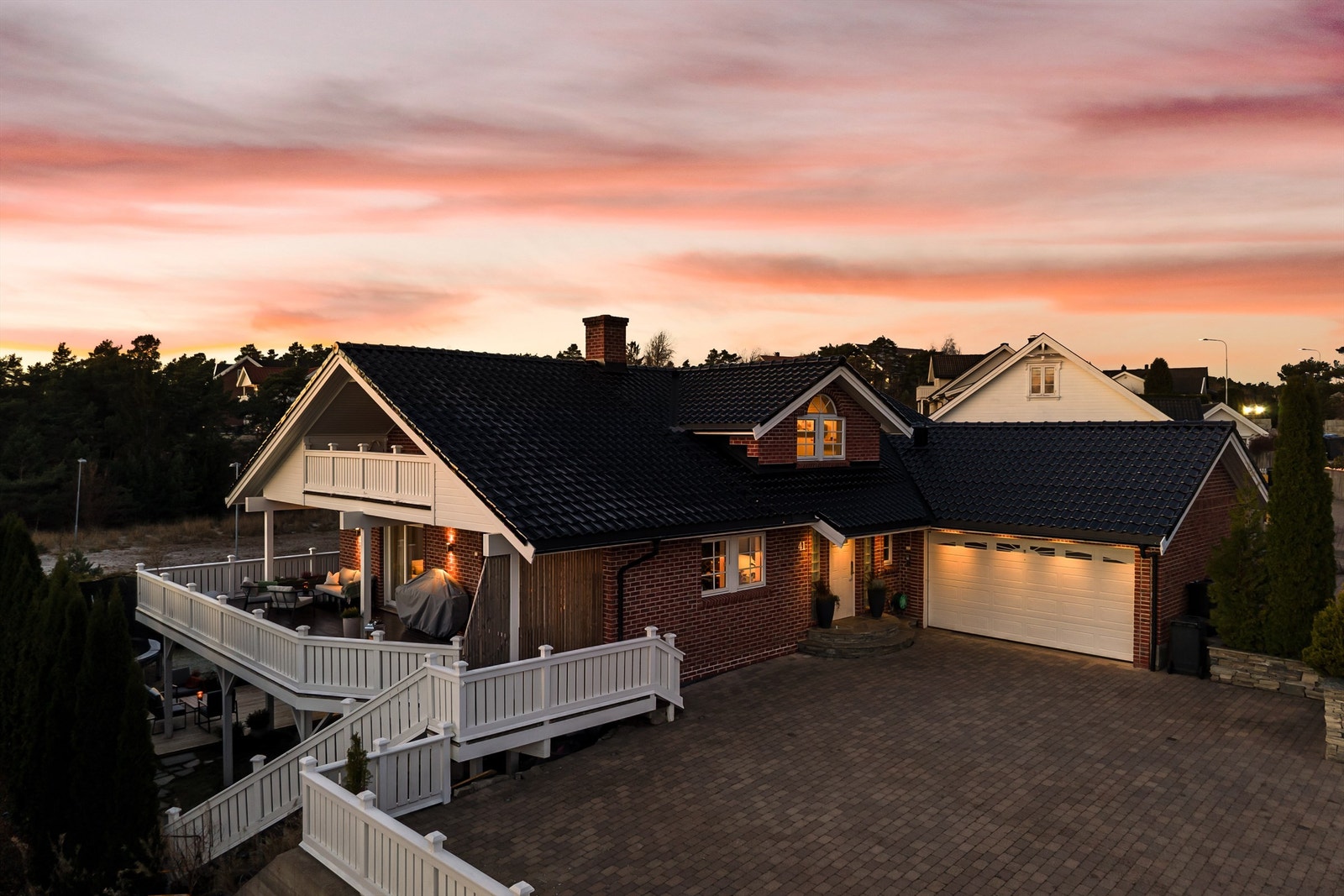 Buskogen 41 presenteres av Kenneth Graarud Olsen i Krogsveen. Fotograf; Kristoffer Kristiansen. Galleribilde