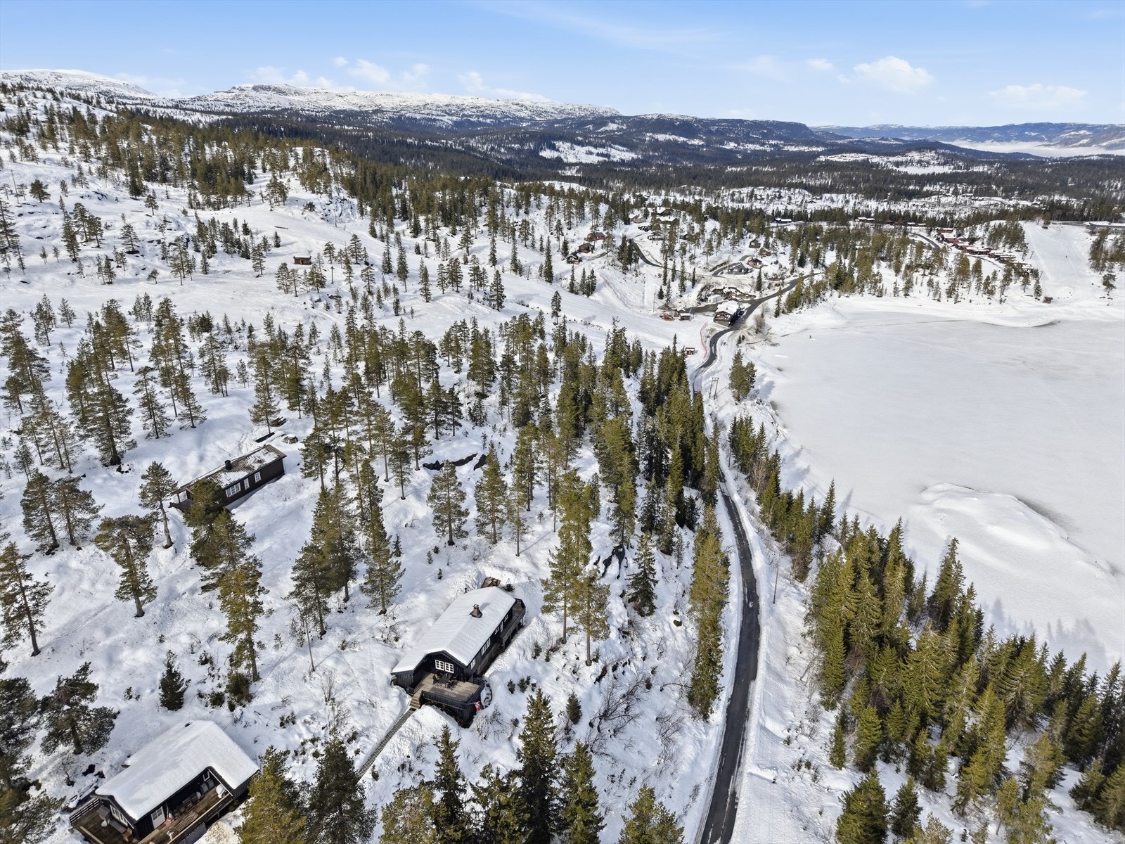 Fagerfjell Skisenter ligger kun noen steinkast unna. Ski-inn og ski-ut muligheter til løypene. Galleribilde