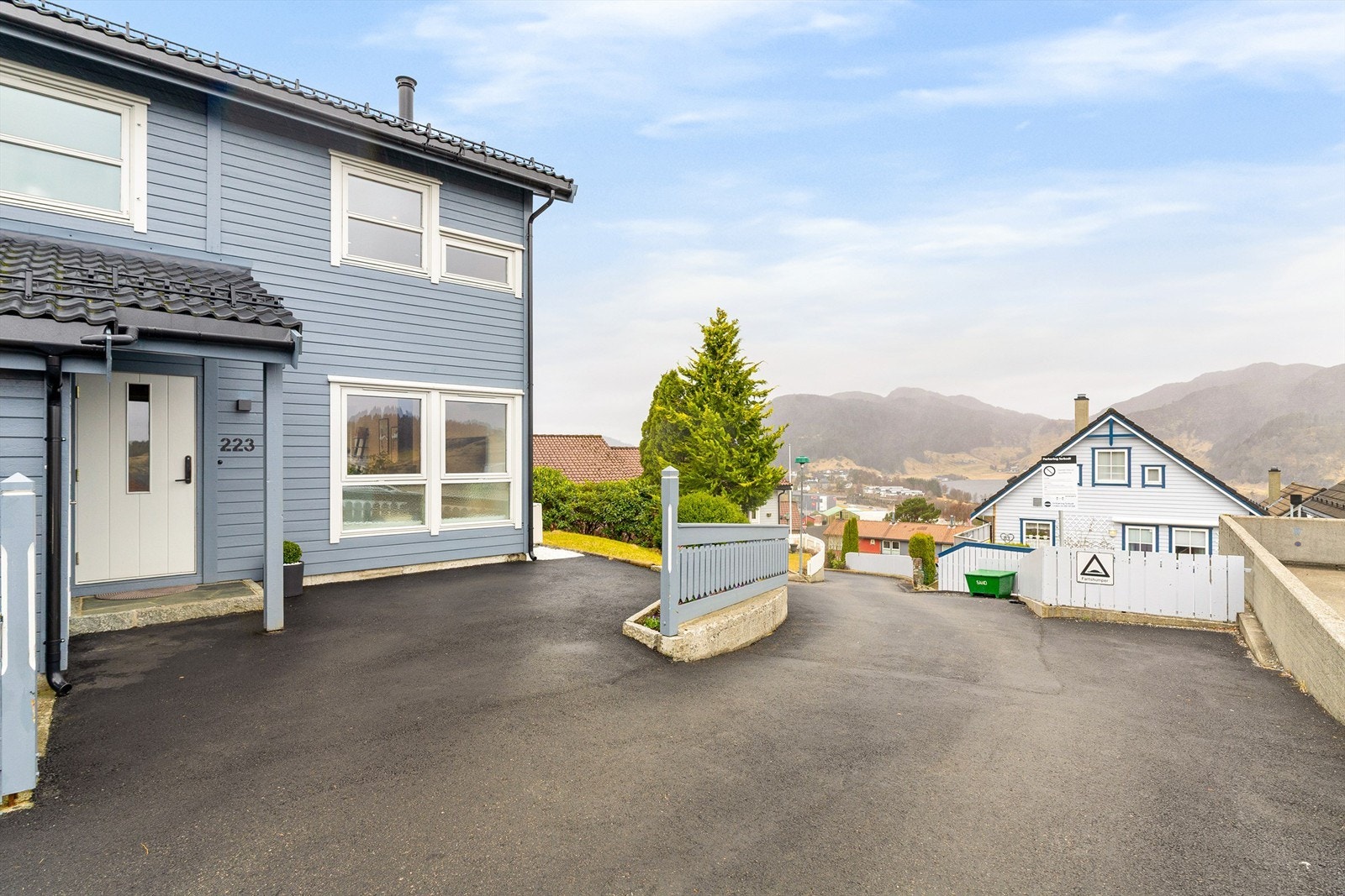 Langarinden er et populært boligområde sentralt i Åsane med kort vei til alt man trenger i hverdagen. Galleribilde