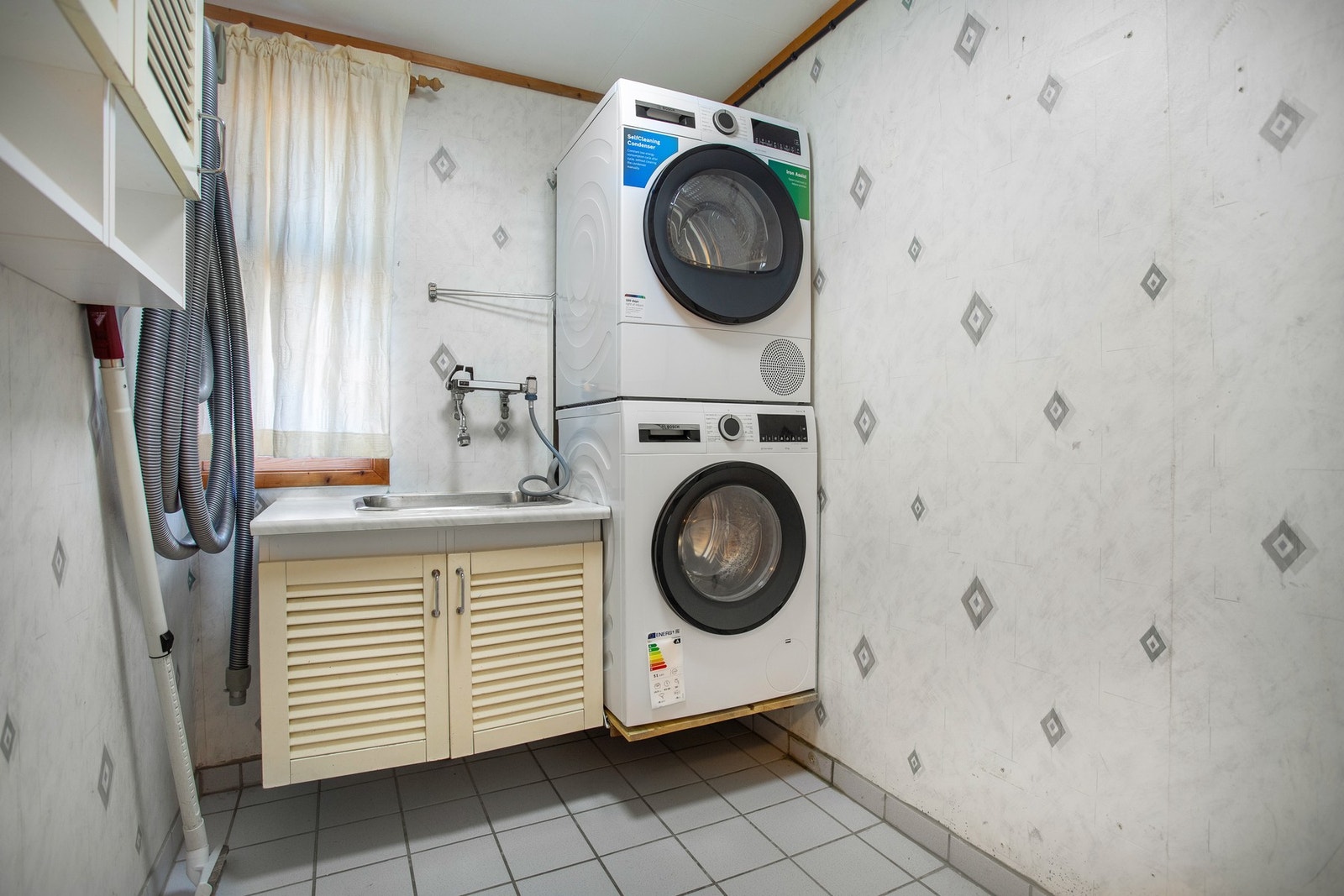 Vaskerom med utslagsvask. Galleribilde