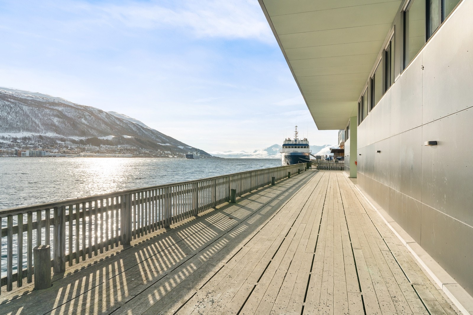 Her bor du i maritime omgivelser med umiddelbar nærhet til sjø og fjære