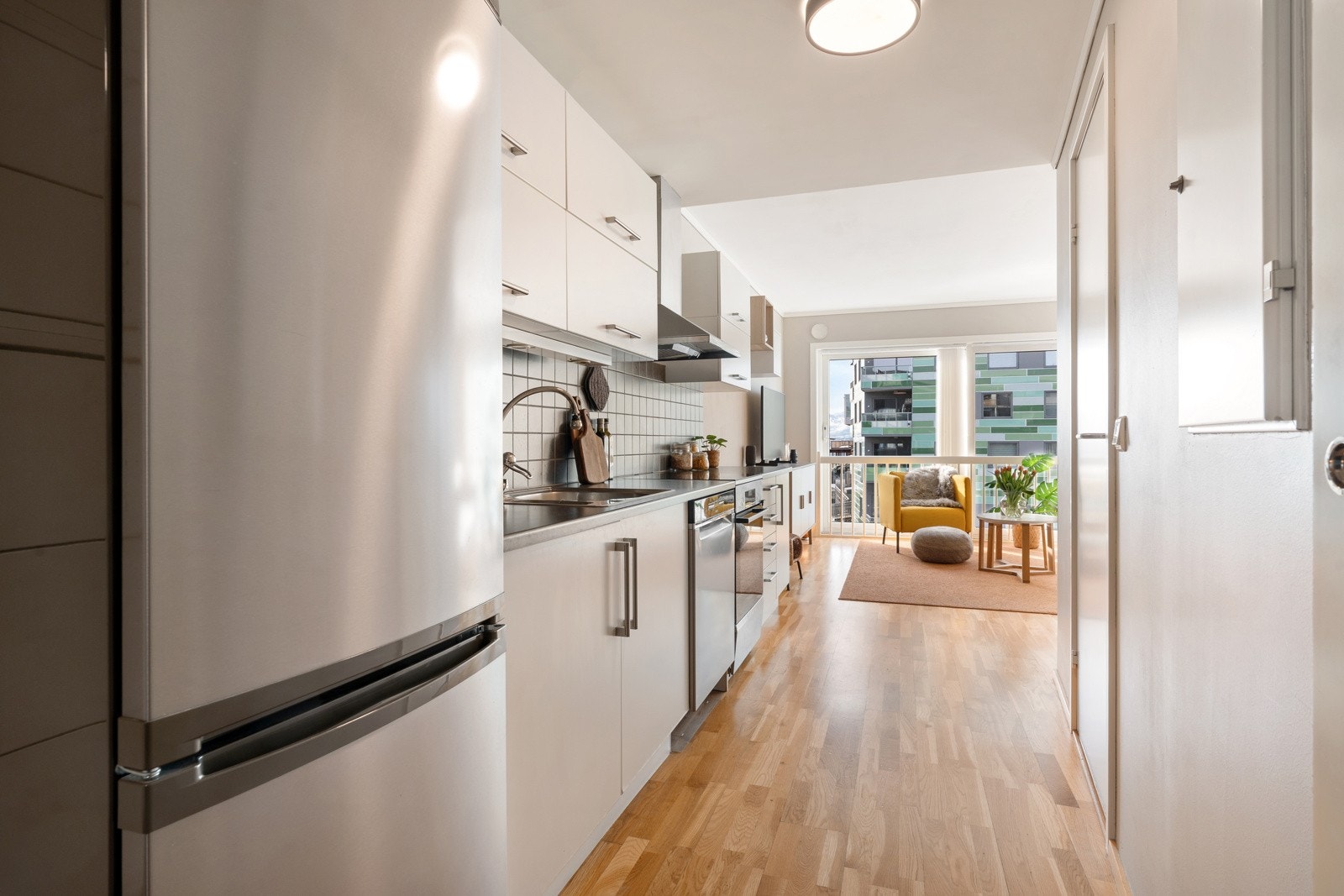 Leiligheten er på ca. 43 kvm og har en gjennomgående og arealeffektiv planløsning