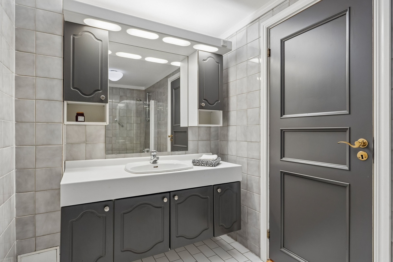 Flislagt bad Galleribilde