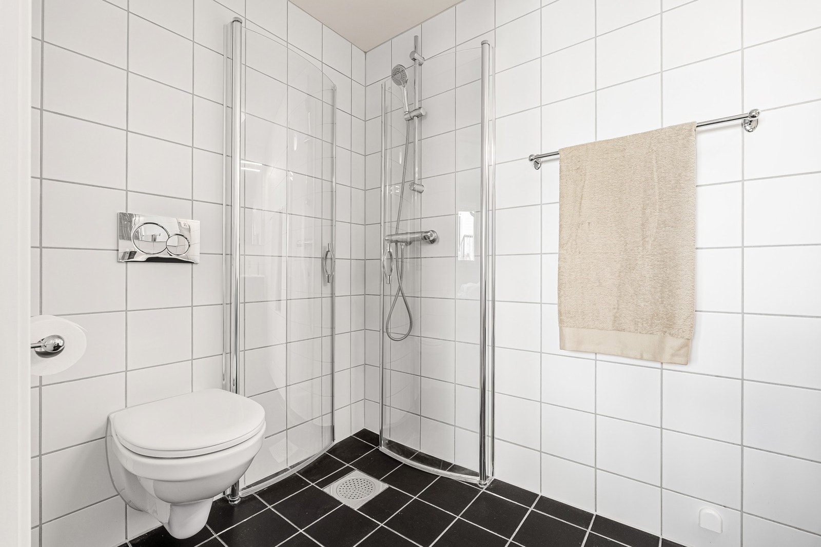 Varmekabler i gulvet bidrar til god komfort og en lun atmosfære. Galleribilde