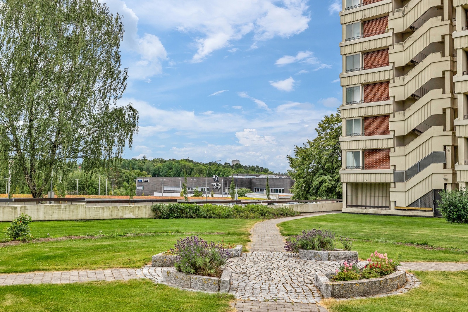 Tveita borettslag er et meget veldrevet borettslag bestående av 819 andeler. Galleribilde