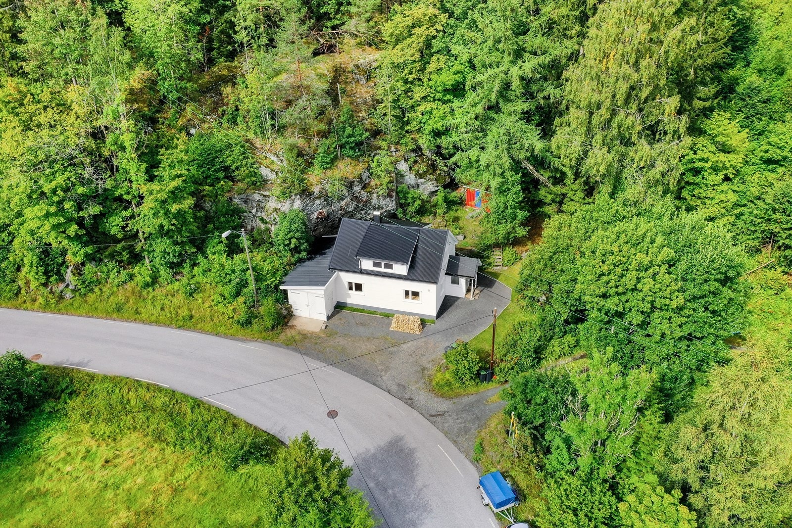 Ønsker du visning? Ta kontakt med eiendomsmegler Guro Hana, på tlf. 942 54 652, for nærmere avtale. Galleribilde