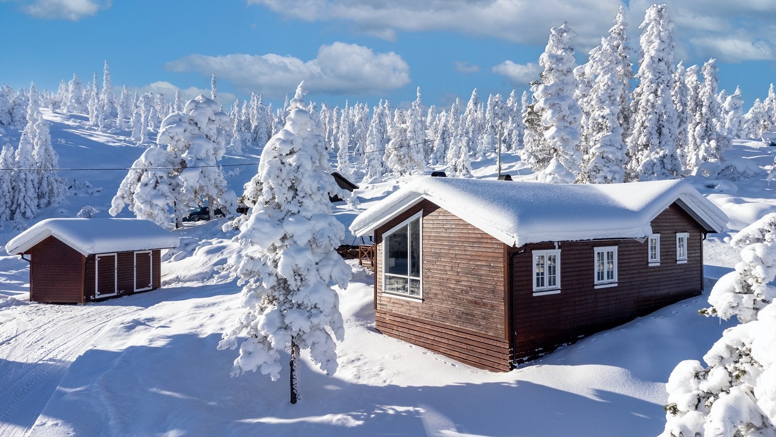 Dette en lun og innbydende familiehytte på Blefjell, der hyttelivet handler om å senke skuldrene, være sammen og ha naturen tett på. Galleribilde