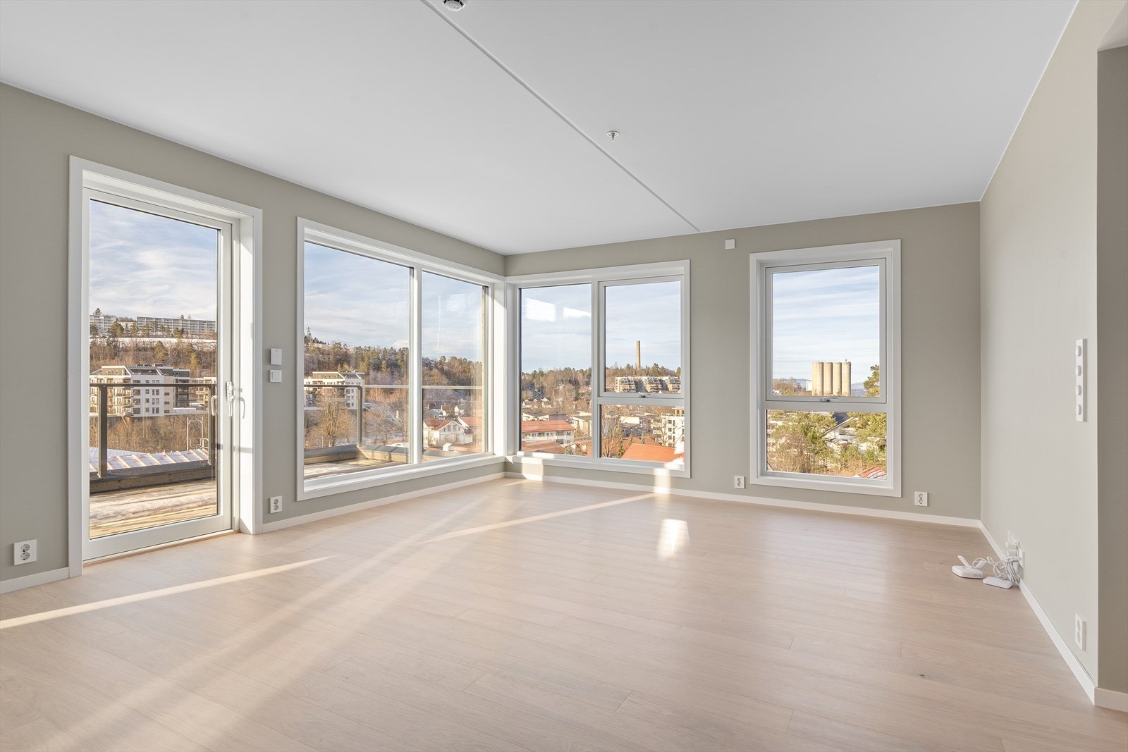 Ny 3-roms endeleilighet under oppføring nær Rortunet. Leiligheten er påkostet med flere tilvalg til en verdi på kr 369 772,-. Det er heis og garasje. Galleribilde