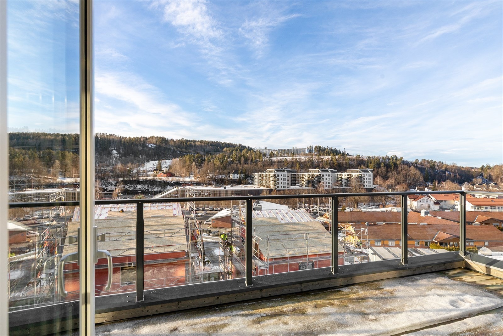 Leiligheten leveres med en nordvestvendt balkong på ca. 11,9 kvm. Galleribilde