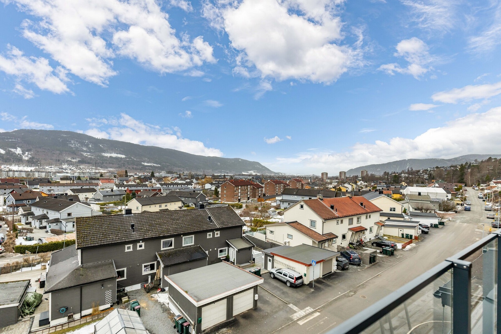 Fint barnevennelig nabolag i flotte omgivelser Galleribilde