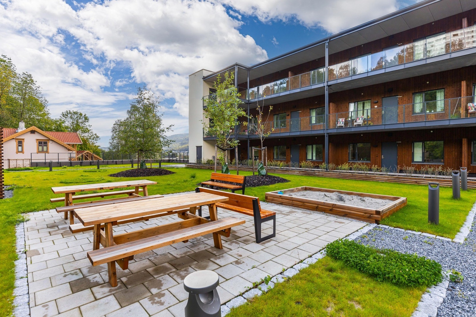 Gode sitteplasser for en varm og god kaffekopp med herlige omgivelser Galleribilde