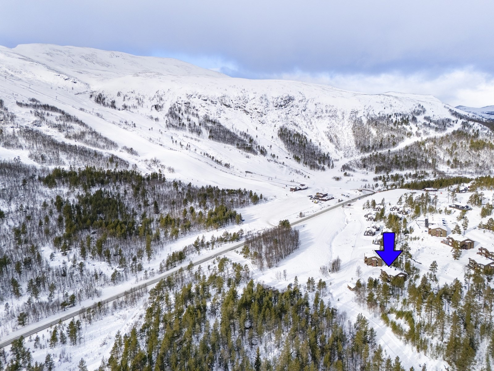Lemonsjøen er en helårsdestinasjon. Her ligger man med kort avstant til flere av Norges høyeste fjell. Galleribilde