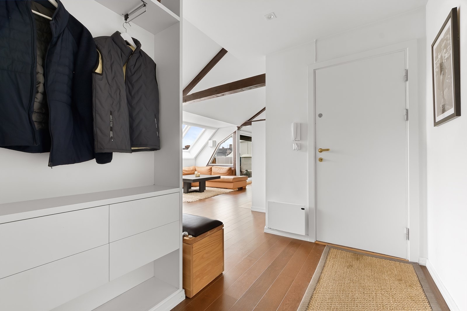 Entré med dørcalling Galleribilde