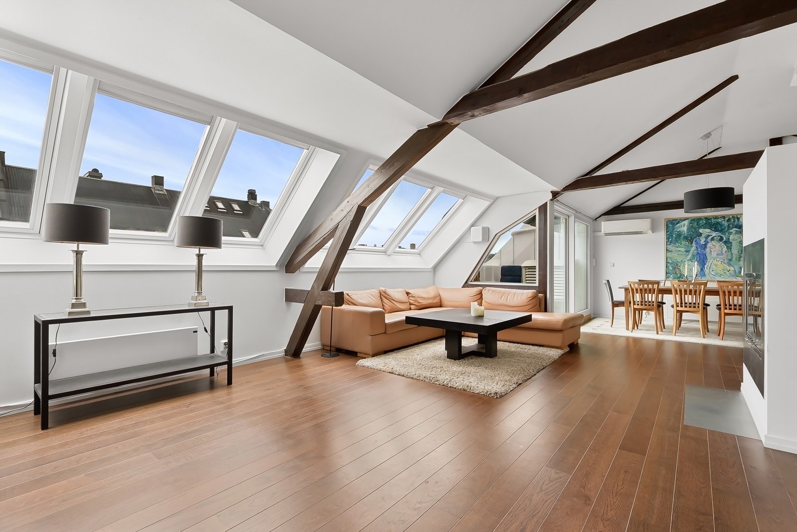 Velkommen til visning i Odins gate 12b presentert av Bjørn Johan Grini v/ Nordvik Bygdøy allé (Foto: Zovenfra) Galleribilde