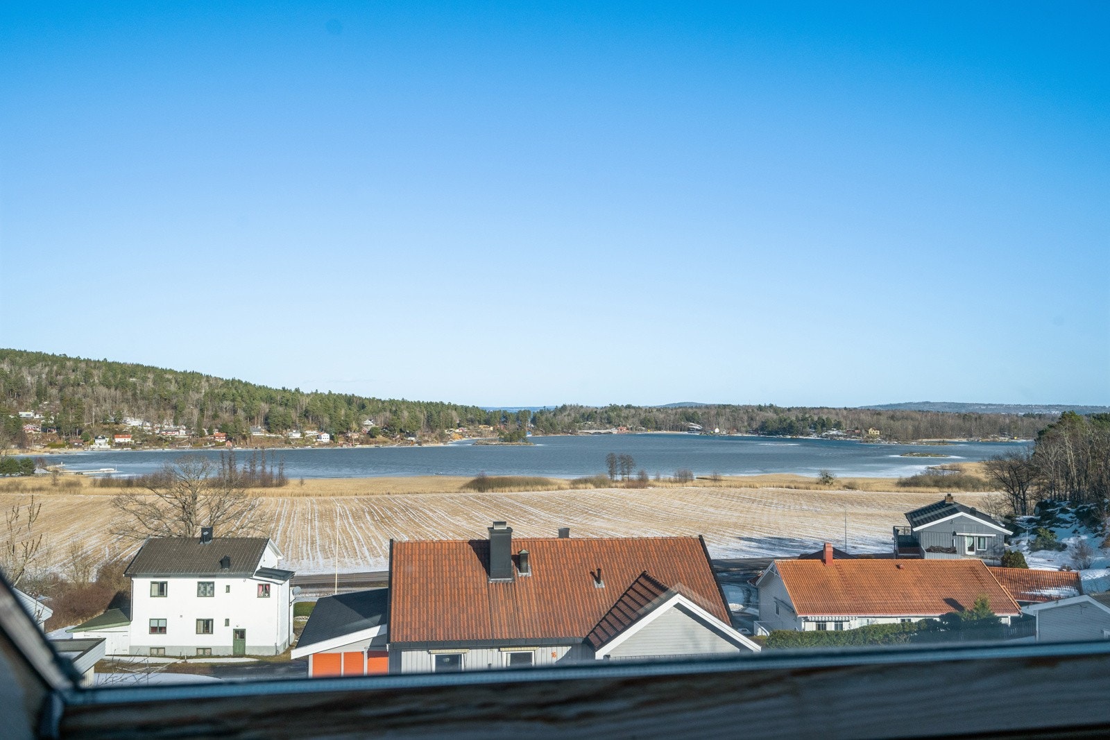 Flott utsikt fra takvinduet i loftetasjen. Galleribilde