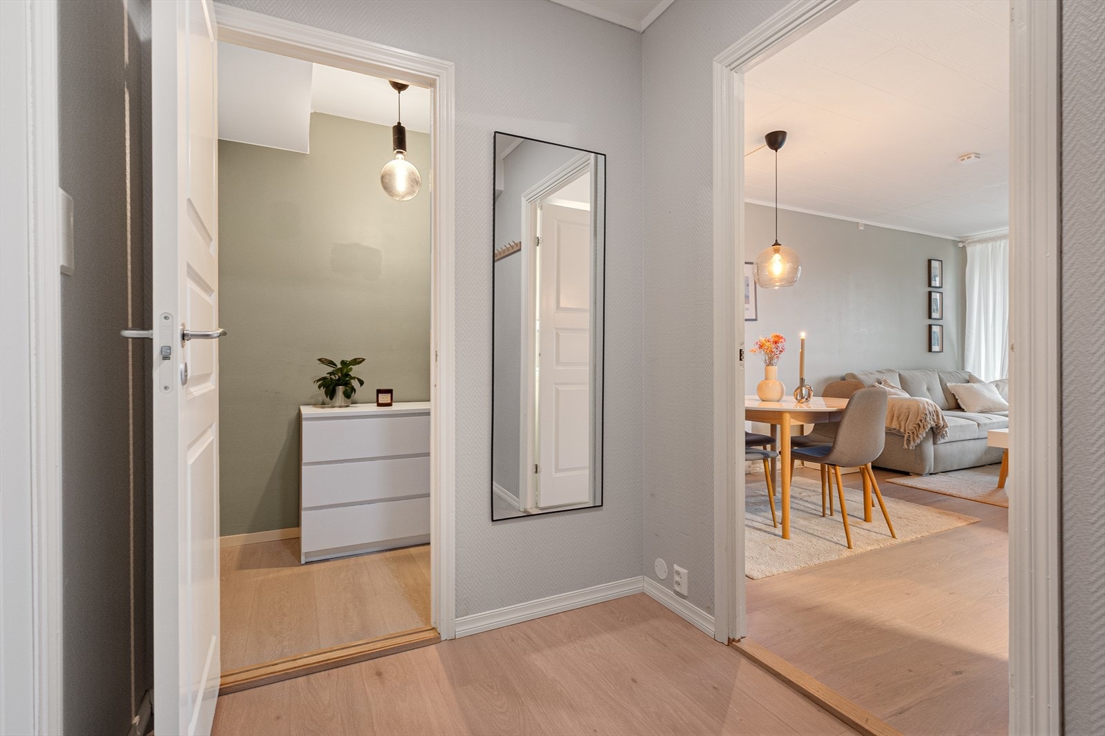 I gangen får du bod med god plass til ekstra oppbevaring. Galleribilde