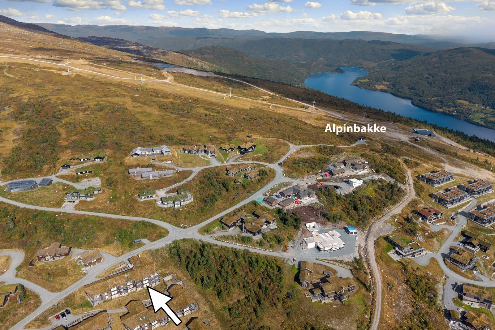 Her er det bare å spenne på seg skiene og skli rett inn i skiløypene! Galleribilde