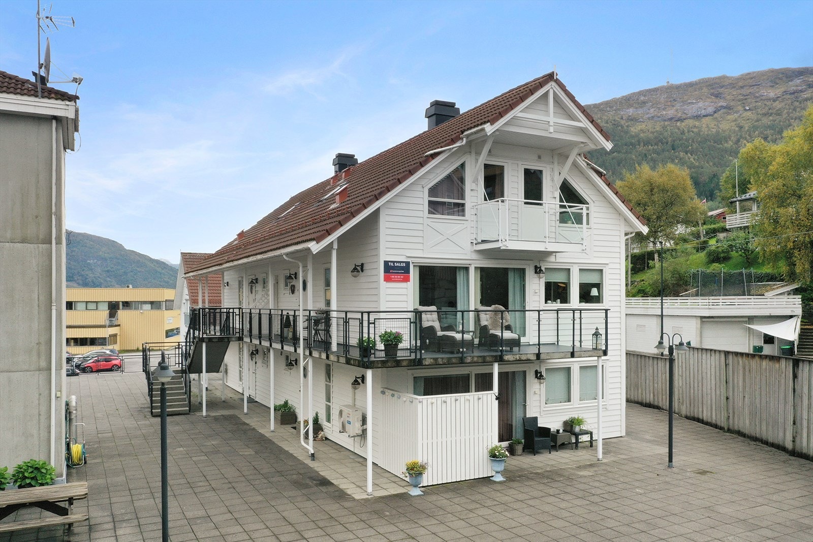 Velkommen til Steinavegen 20E | Presentert av Eiendomsmegler Vest v/ Raymond Sandøy. Alle bilder i annonsen er arkivfoto fra 2023. Galleribilde