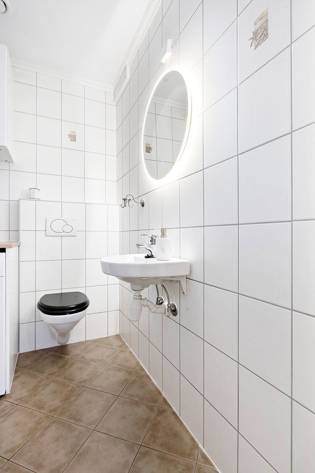 Boligen inneholder to toalett der ekstra toalett og servant er installert på vaskerommet. Galleribilde