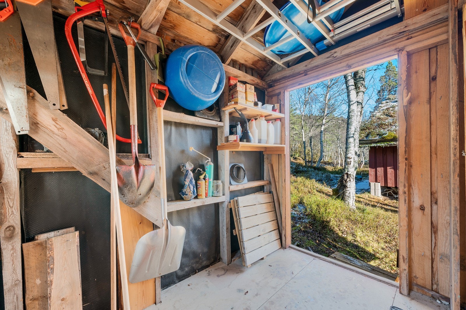 Praktisk bod med god oppbevaringsplass Galleribilde