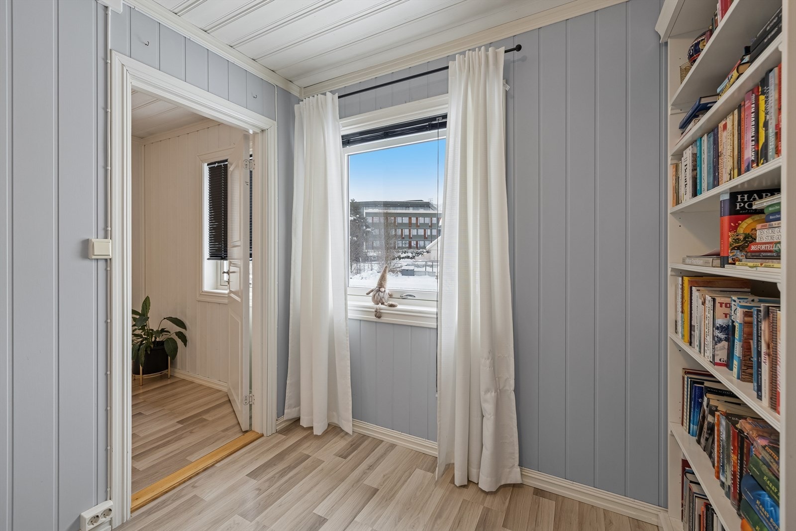 Ett av rommene passer utmerket som hjemmekontor, gjesterom eller barnerom - avhengig av behov Galleribilde