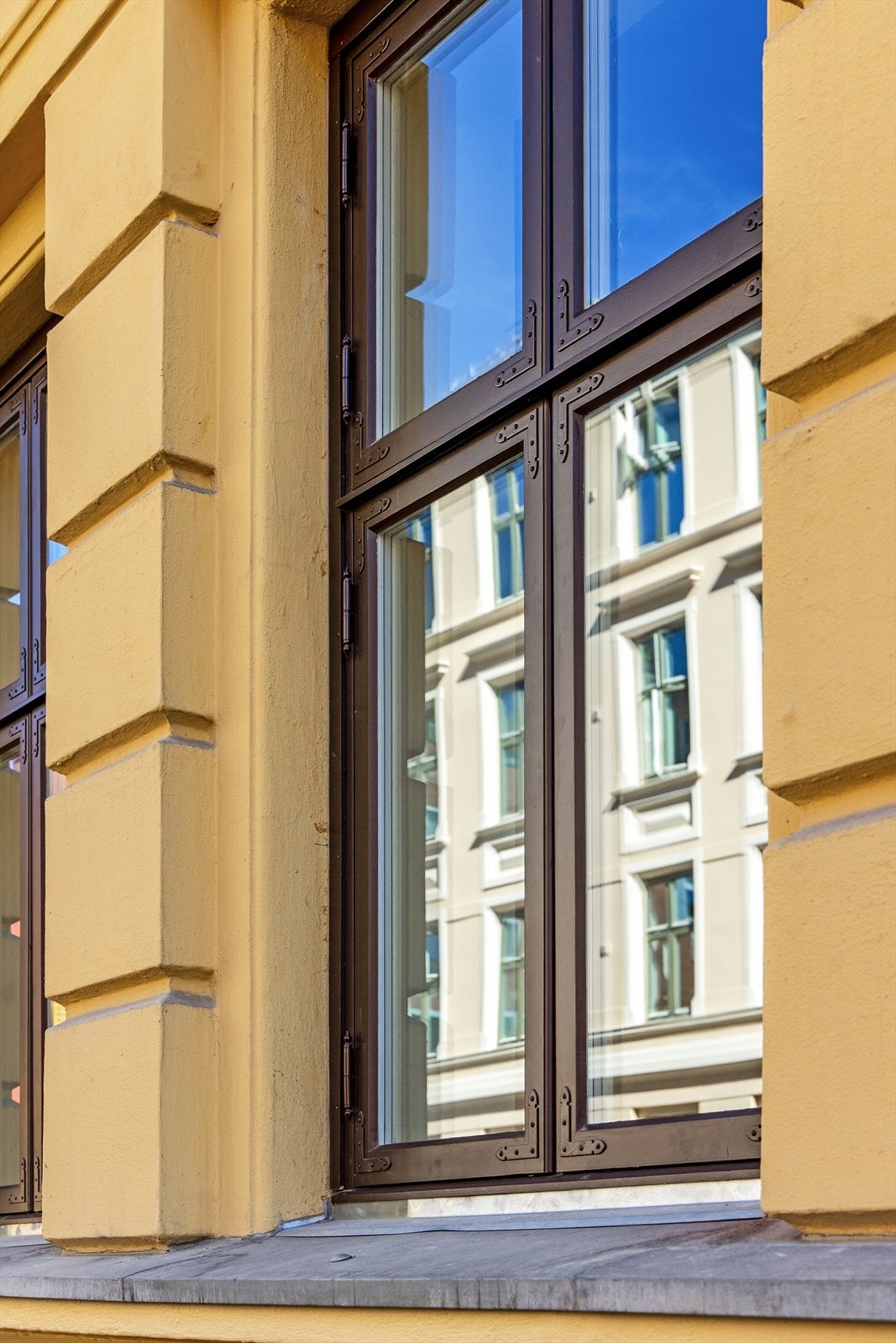 Nye vinduer i tråd med byantikvarens momentliste. Galleribilde