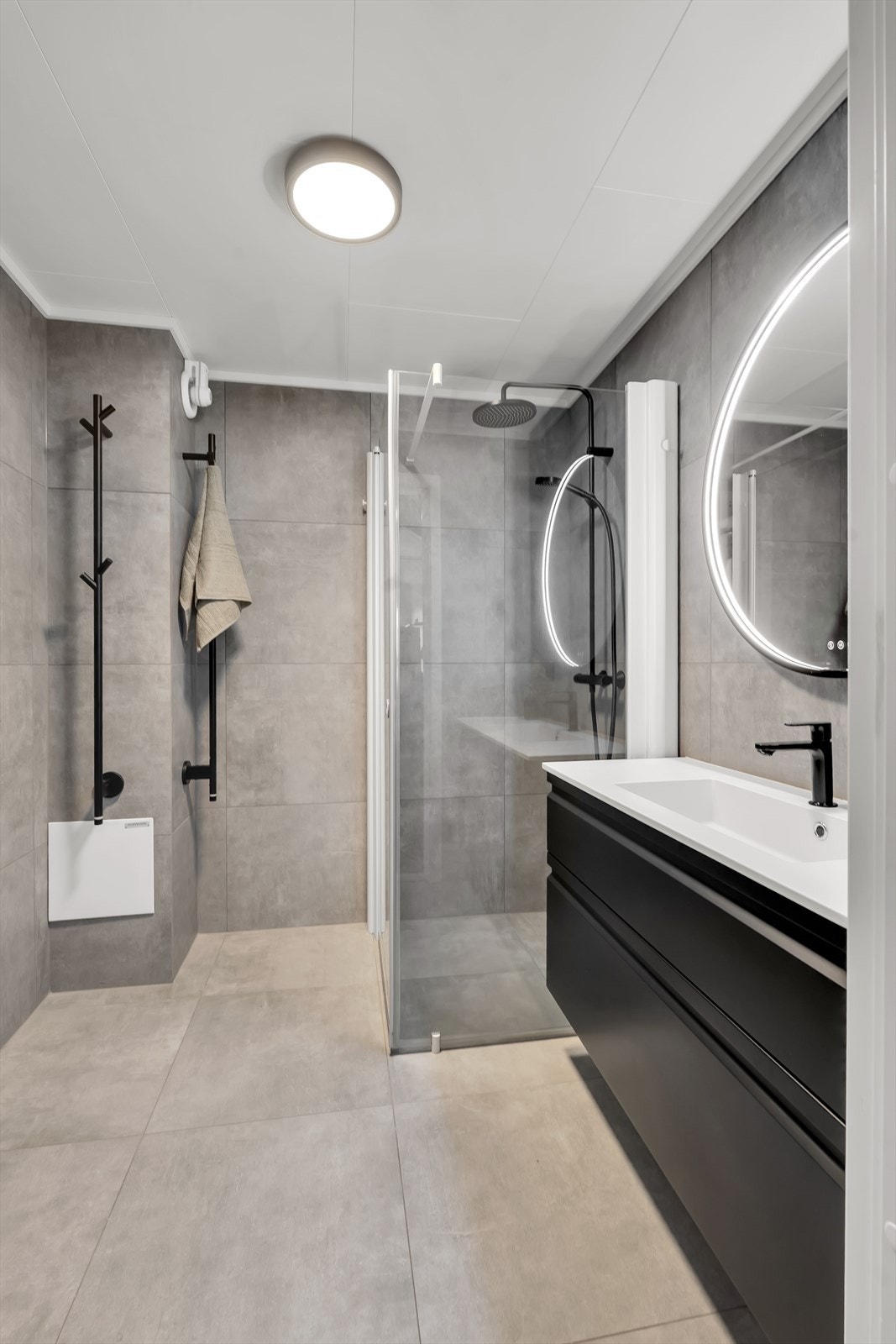 Nyere og lekkert bad som ble renovert kort kort tid siden Galleribilde