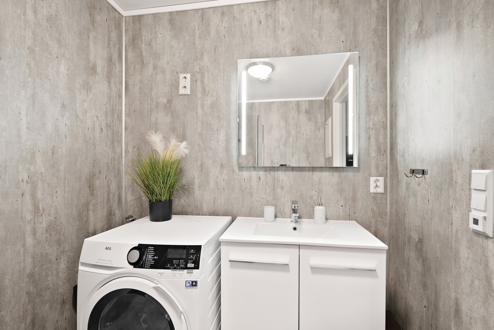 Det er balansert ventilasjon på badet og i resten av boligen. Galleribilde